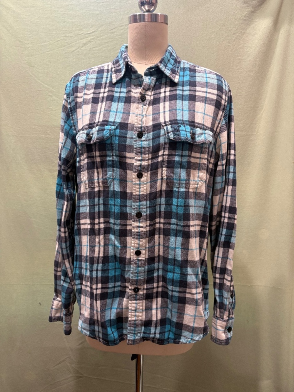 Men's American Eagle Blue Plaid Flannel Button Down Shirt, Medium